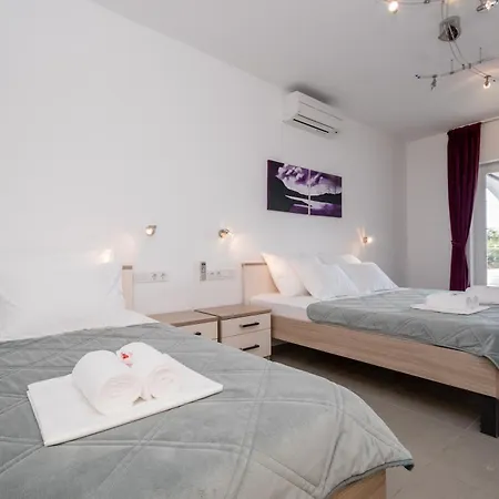 By The Sea Banjol, Rab - 21635 Appartement Rab Town