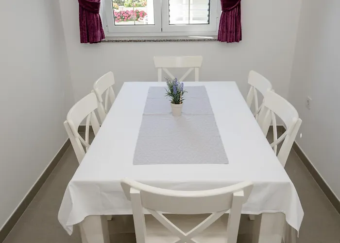 Appartement By The Sea Banjol, Rab - 21635 *